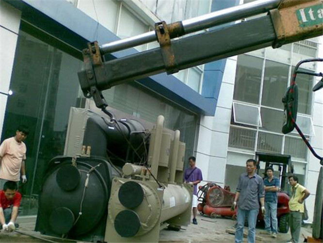 洪洞县随车吊和汽车吊的核心区别是什么？哪种更省钱？