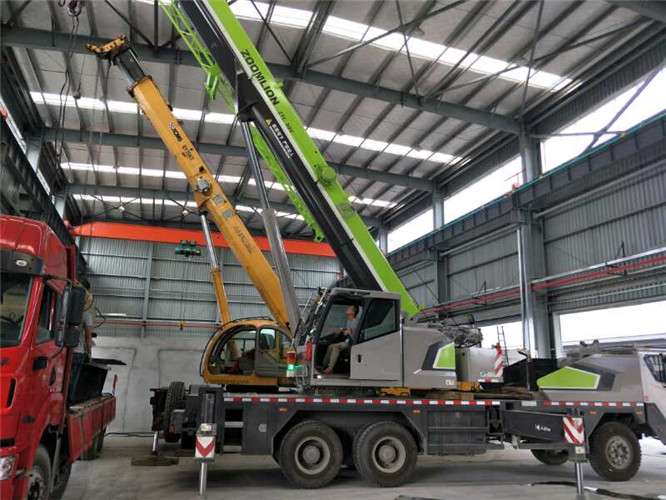 洪洞县高空车出租需要注意哪些安全事项？