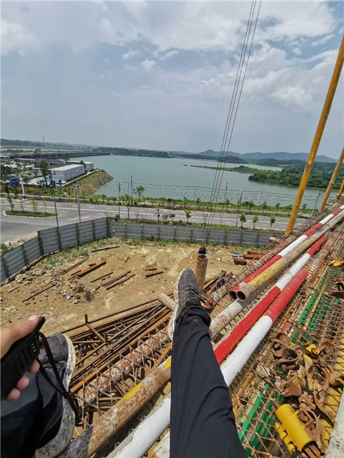 洪洞县作业中发生设备损坏或人员意外，责任怎么划分？