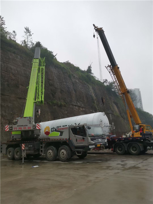 洪洞县“不怕风雨冻”—— 吊车的 “恶劣环境适应” 技术